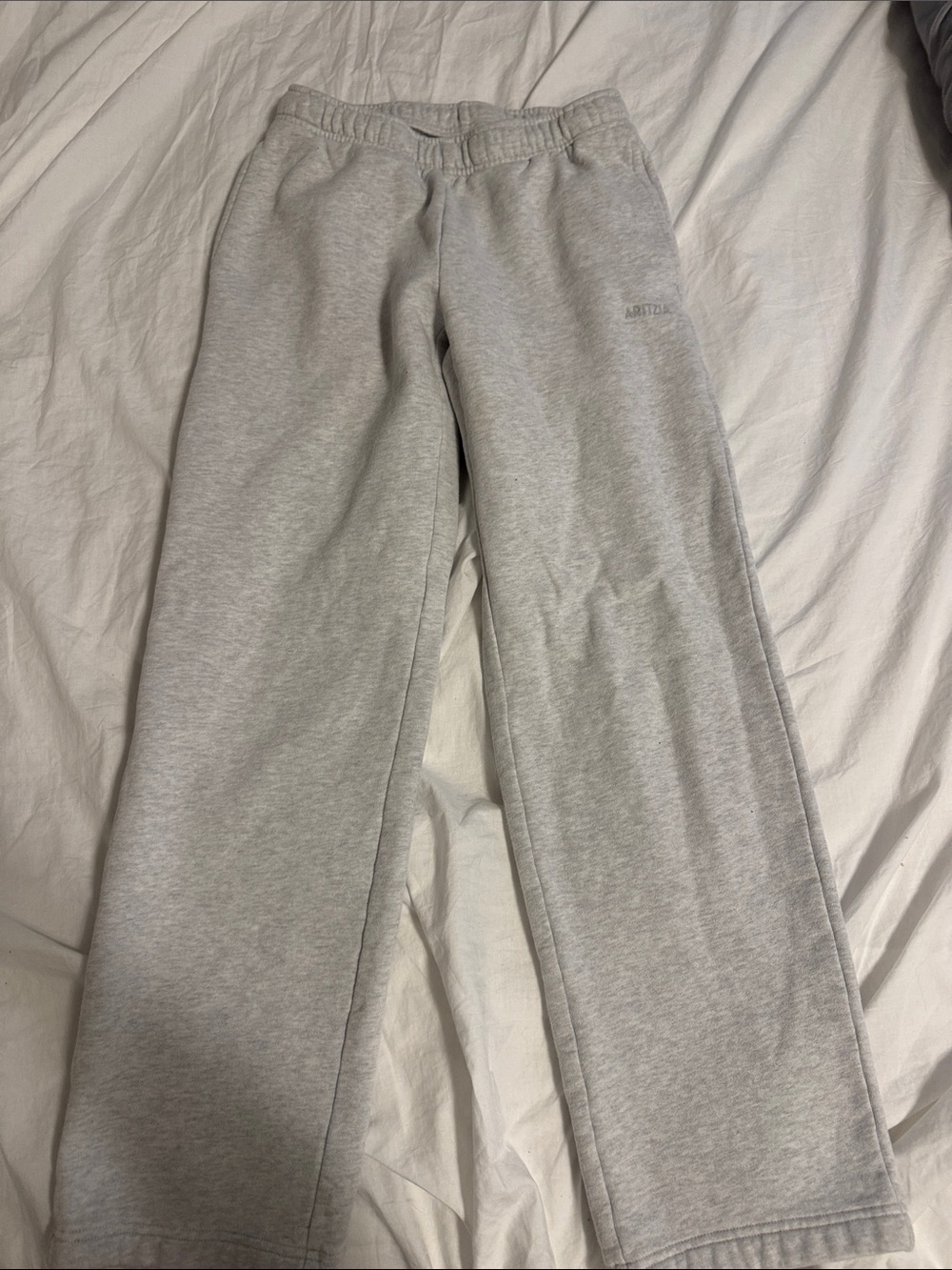 Aritzia Wide Leg Sweatpants in Light Grey